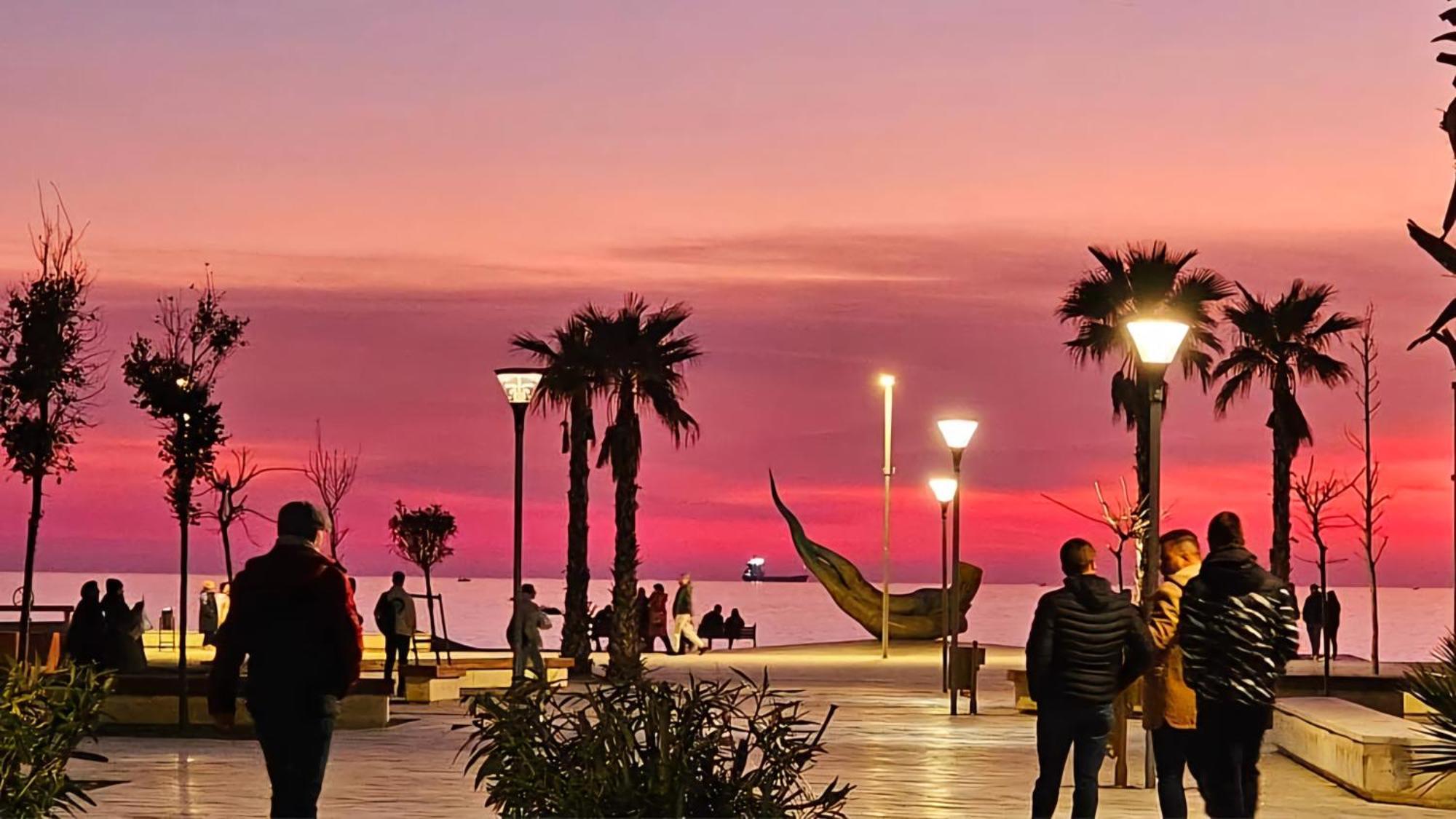 Premium , Marina , Center , Beachfront Durrës Esterno foto